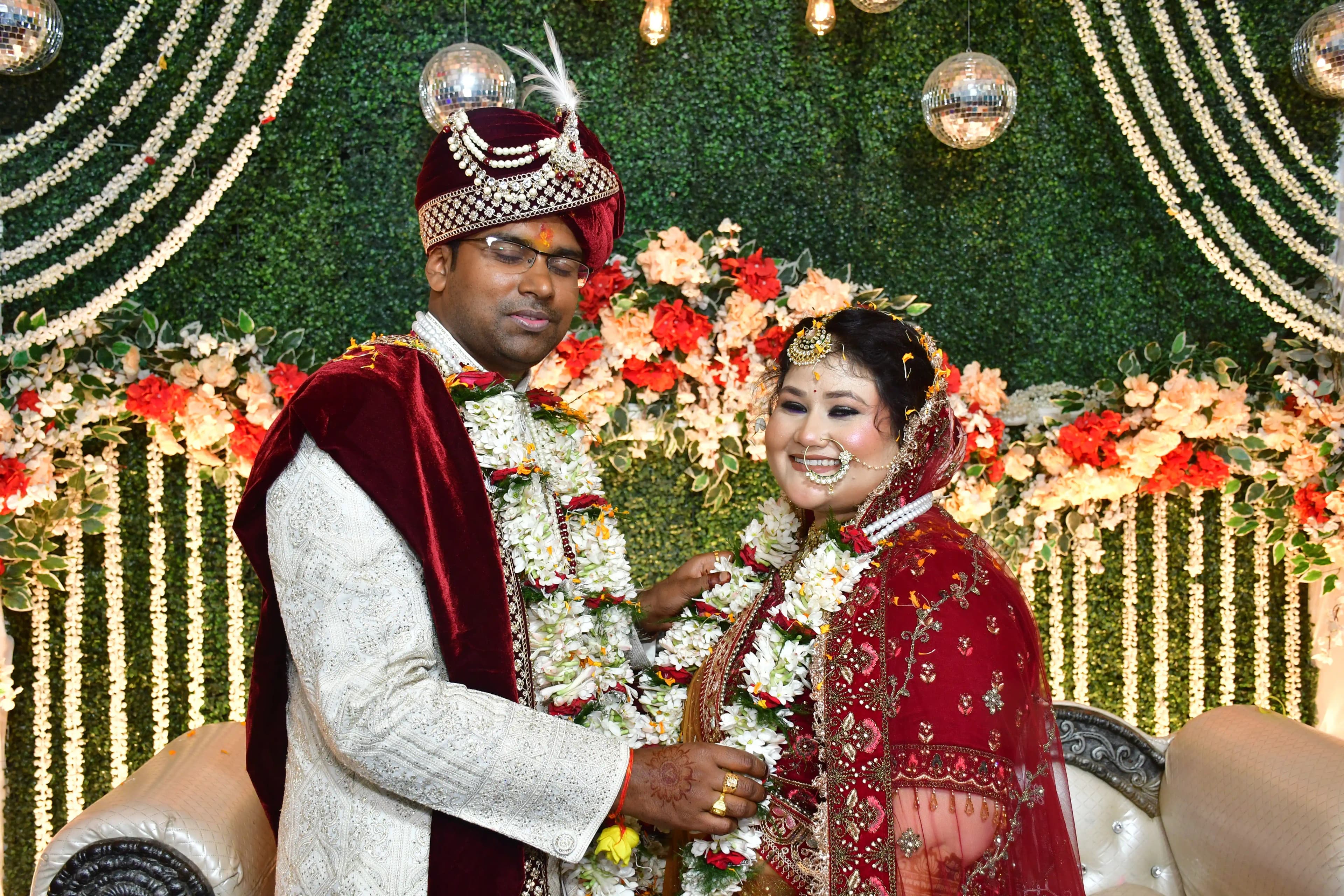 Exchange of garlands